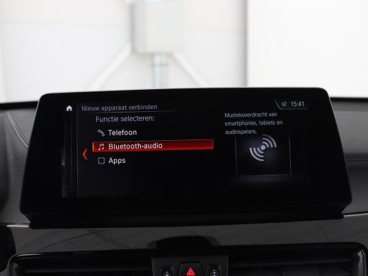 BMW X1 sDrive20i Business Edition Plus | Leder | Head-Up | Stoelverwarming | Trekhaak | Camera | Sfeerve... ActivLease financial lease