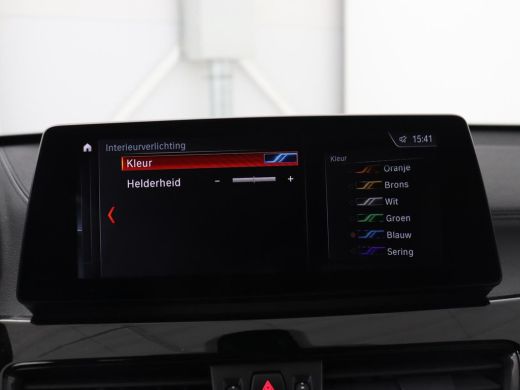 BMW X1 sDrive20i Business Edition Plus | Leder | Head-Up | Stoelverwarming | Trekhaak | Camera | Sfeerve... ActivLease financial lease