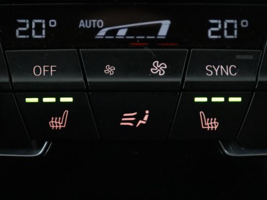 BMW X1 sDrive20i Business Edition Plus | Leder | Head-Up | Stoelverwarming | Trekhaak | Camera | Sfeerve... ActivLease financial lease