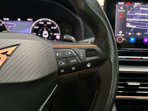 CUPRA Leon 1.4 e-Hybrid VZ Performance 245Pk Automaat (PANORAMADAK, BLACK PACK, APPLE CARPLAY, CAMERA, STUUR... ActivLease financial lease