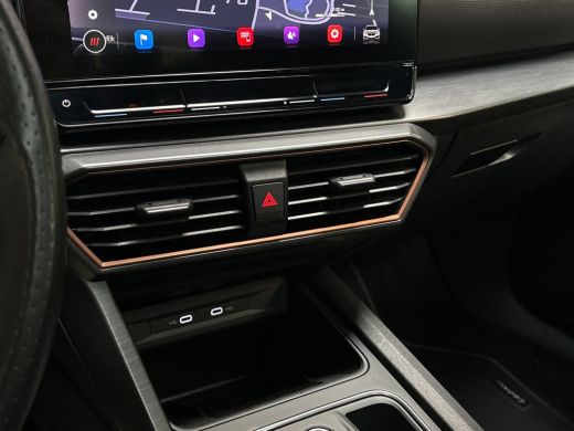 CUPRA Leon 1.4 e-Hybrid VZ Performance 245Pk Automaat (PANORAMADAK, BLACK PACK, APPLE CARPLAY, CAMERA, STUUR... ActivLease financial lease