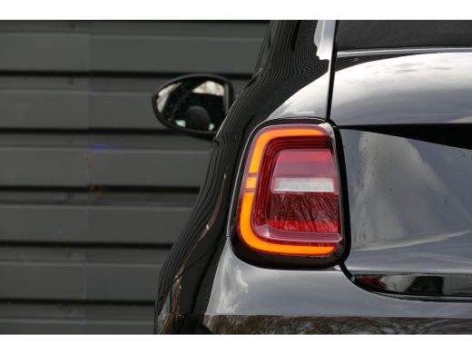 Fiat 500C EV 95PK 24KWH ICON CABRIO / NAVI / CLIMA / VOUWDAK / 16"LMV / STOELVERWARMING / BLUETOOTH / CRUIS... ActivLease financial lease