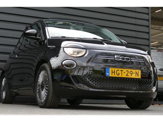 Fiat 500C EV 95PK 24KWH ICON CABRIO / NAVI / CLIMA / VOUWDAK / 16"LMV / STOELVERWARMING / BLUETOOTH / CRUIS... ActivLease financial lease