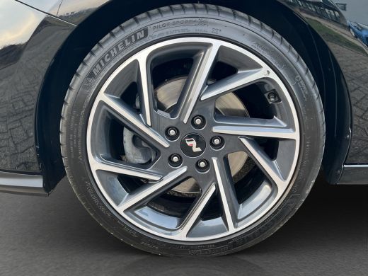 Hyundai i30 1.5 T-GDi 160pk MHEV N-Line Camera | Dodehoek detectie | Bestuurdersstoel met geheugen | Draadloo... ActivLease financial lease