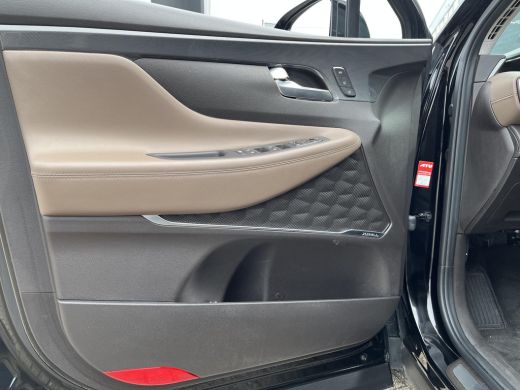 Hyundai Santa Fe 1.6 T-GDI PHEV Premium Plus Sky 7p. | Stoelverwarming V+A | 360&deg; camera | Panorama dak | Rijklaar... ActivLease financial lease