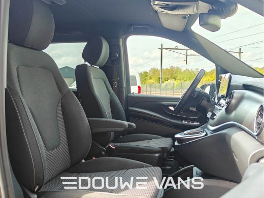 Mercedes-Benz V-Klasse V300 L2 4MATIC AMG LED Lang DAB 239PK Night Pakket Burmester Dubbel Cabine ActivLease financial lease