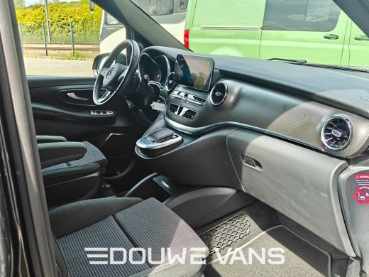 Mercedes-Benz V-Klasse V300 L2 4MATIC AMG LED Lang DAB 239PK Night Pakket Burmester Dubbel Cabine ActivLease financial lease