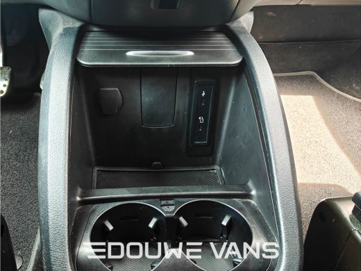 Mercedes-Benz V-Klasse V300 L2 4MATIC AMG LED Lang DAB 239PK Night Pakket Burmester Dubbel Cabine ActivLease financial lease