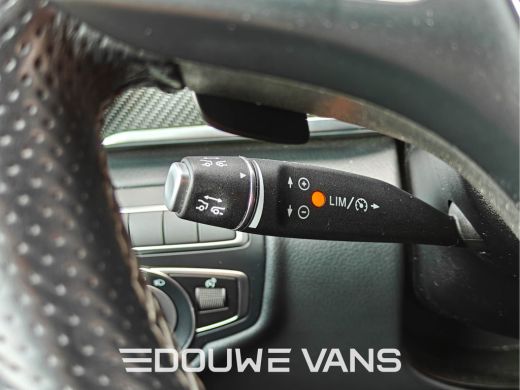 Mercedes-Benz V-Klasse V300 L2 4MATIC AMG LED Lang DAB 239PK Night Pakket Burmester Dubbel Cabine ActivLease financial lease