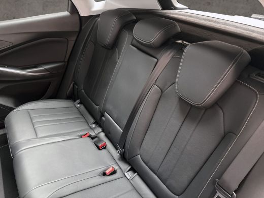 Opel Grandland X 1.2 Turbo Innovation Automaat (PANORAMADAK, APPLE CARPLAY, LEDER, STOELKOELING/VERWARMING, MEMORY... ActivLease financial lease