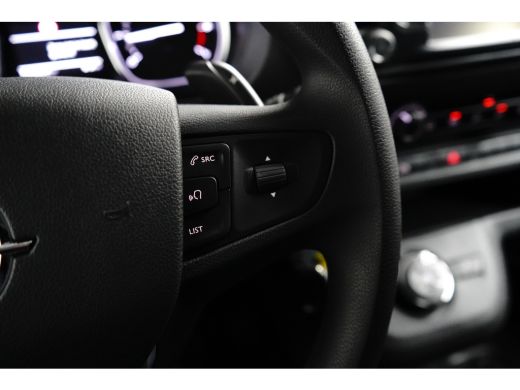 Opel Vivaro 180PK Innovation | Cruise control | DAB ontvanger | Dodehoek detectie| Cruise control | DAB ontva... ActivLease financial lease