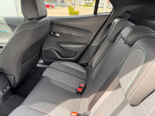 Peugeot 2008 1.2 130PK Allure Automaat | Navigatie | Apple Carplay / Android Auto | Cruise Control | 17" Licht... ActivLease financial lease