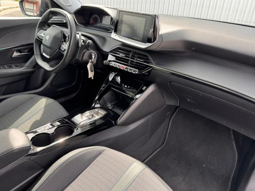 Peugeot 2008 1.2 130PK Allure Automaat | Navigatie | Apple Carplay / Android Auto | Cruise Control | 17" Licht... ActivLease financial lease