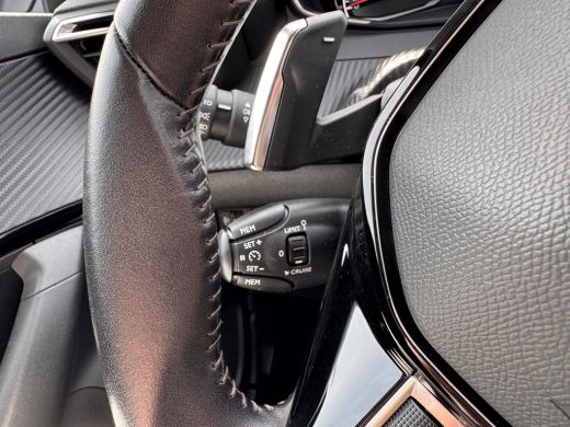 Peugeot 2008 1.2 130PK Allure Automaat | Navigatie | Apple Carplay / Android Auto | Cruise Control | 17" Licht... ActivLease financial lease