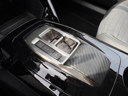 Peugeot 2008 1.2 130PK Allure Automaat | Navigatie | Apple Carplay / Android Auto | Cruise Control | 17" Licht... ActivLease financial lease