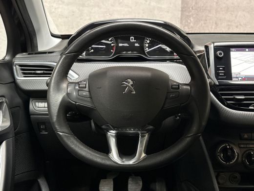 Peugeot 2008 1.2 PureTech Sport (APPLE CARPLAY, NAVIGATIE, CRUISE, PARKEERSENSOREN, SPORTSTOELEN, LM VELGEN, N... ActivLease financial lease