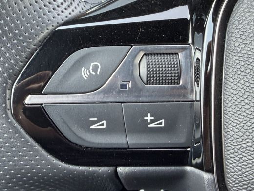 Peugeot 208 100pk GT (Camera - Keyless Entry - Parkeersensoren V+A - LED - Navigatie - Automatische Airco - D... ActivLease financial lease