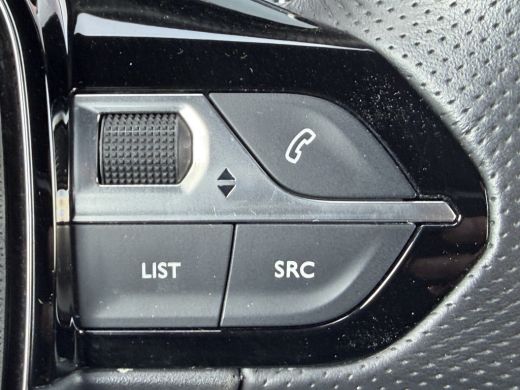 Peugeot 208 100pk GT (Camera - Keyless Entry - Parkeersensoren V+A - LED - Navigatie - Automatische Airco - D... ActivLease financial lease