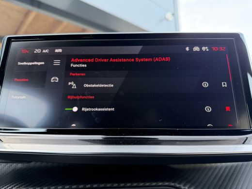 Peugeot 208 100pk GT (Camera - Keyless Entry - Parkeersensoren V+A - LED - Navigatie - Automatische Airco - D... ActivLease financial lease