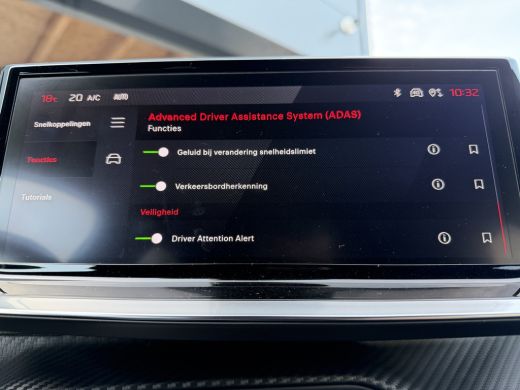 Peugeot 208 100pk GT (Camera - Keyless Entry - Parkeersensoren V+A - LED - Navigatie - Automatische Airco - D... ActivLease financial lease