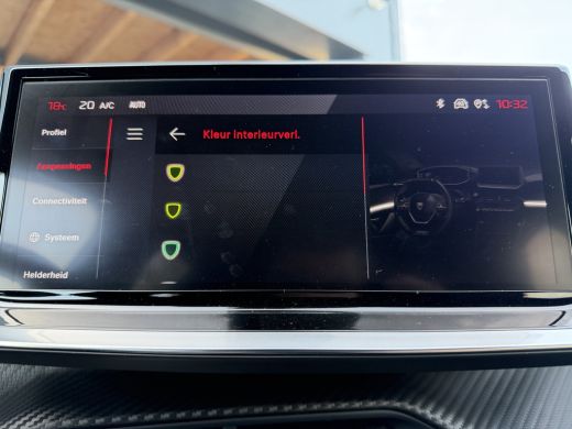 Peugeot 208 100pk GT (Camera - Keyless Entry - Parkeersensoren V+A - LED - Navigatie - Automatische Airco - D... ActivLease financial lease