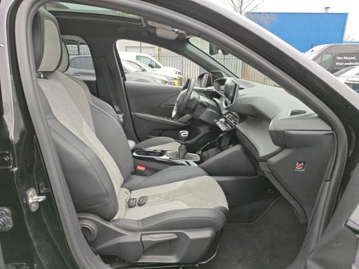 Peugeot 208 1.2 PureTech GT Pack | Navigatie | Camera | Panoramadak | Stoelverwarming | Full LED | Alcantara ... ActivLease financial lease