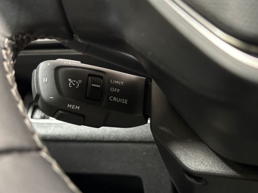 Peugeot 3008 1.2 PureTech Allure (APPLE CARPLAY, GROOT NAVI, LEDER, 360 CAMERA, KEYLESS, SPORTSTOELEN, GETINT ... ActivLease financial lease