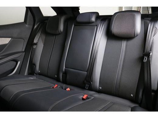 Peugeot 3008 1.6 HYbrid4 300 GT | Navi | Camera | Panoramadak | Keyless | Parkeersensoren V+A | Ad. Cruise con... ActivLease financial lease