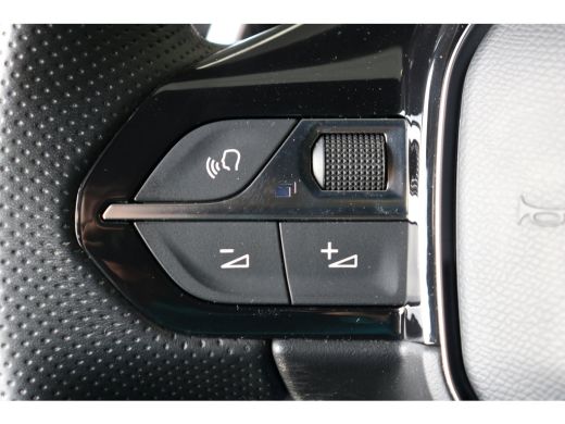 Peugeot 3008 1.6 HYbrid4 300 GT | Navi | Camera | Panoramadak | Keyless | Parkeersensoren V+A | Ad. Cruise con... ActivLease financial lease