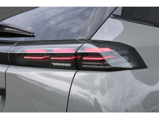 Peugeot e-2008 EV GT 54 kWh | Fase 3 laden | Navigatie | Camera | Apple carplay | Adaptieve cruise control | Aut... ActivLease financial lease