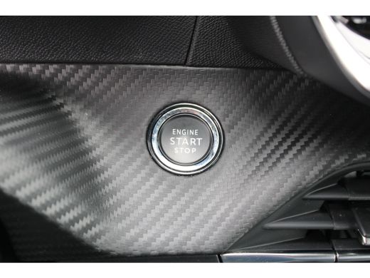 Peugeot e-2008 EV GT 54 kWh | Fase 3 laden | Navigatie | Camera | Apple carplay | Adaptieve cruise control | Aut... ActivLease financial lease