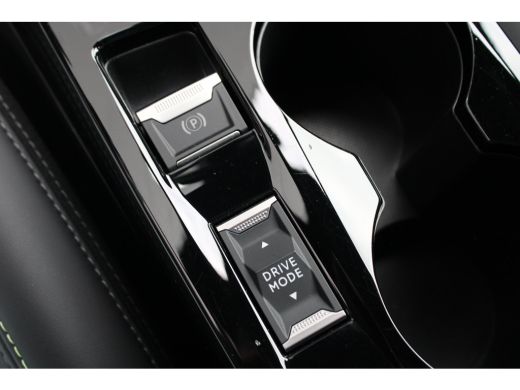 Peugeot e-2008 EV GT 54 kWh | Fase 3 laden | Navigatie | Camera | Apple carplay | Adaptieve cruise control | Aut... ActivLease financial lease