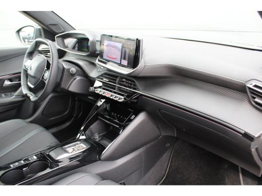 Peugeot e-2008 EV GT 54 kWh | Fase 3 laden | Navigatie | Camera | Apple carplay | Adaptieve cruise control | Aut... ActivLease financial lease