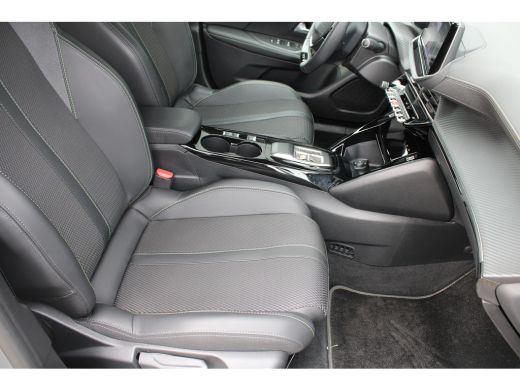 Peugeot e-2008 EV GT 54 kWh | Fase 3 laden | Navigatie | Camera | Apple carplay | Adaptieve cruise control | Aut... ActivLease financial lease