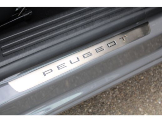 Peugeot e-2008 EV GT 54 kWh | Fase 3 laden | Navigatie | Camera | Apple carplay | Adaptieve cruise control | Aut... ActivLease financial lease