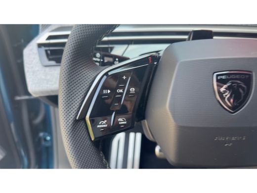 Peugeot e-3008 GT | Elektrische parkeerrem | Extra getinte achterste zijruiten en achterruit ActivLease financial lease