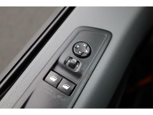 Peugeot e-Expert Premium Long 75 kWh L3H1 | VERWACHT!! | Snelladen | Airco | 3 Zits | Caplay | Navigatie | Trekhaak ActivLease financial lease