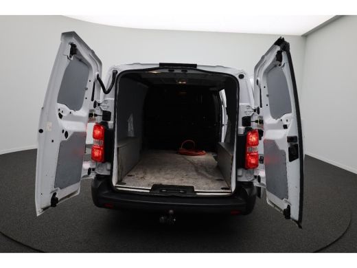 Peugeot e-Expert Premium Long 75 kWh L3H1 | VERWACHT!! | Snelladen | Airco | 3 Zits | Caplay | Navigatie | Trekhaak ActivLease financial lease