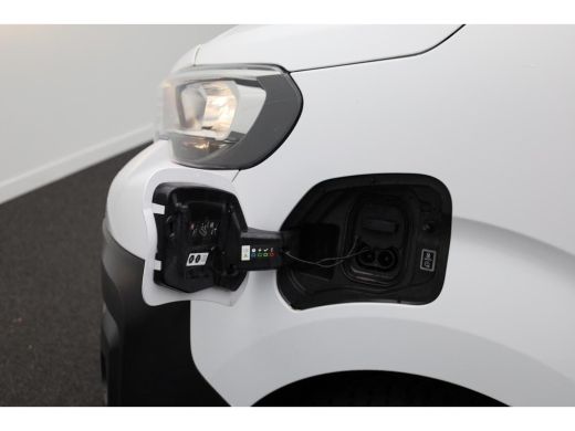 Peugeot e-Expert Premium Long 75 kWh L3H1 | VERWACHT!! | Snelladen | Airco | 3 Zits | Caplay | Navigatie | Trekhaak ActivLease financial lease