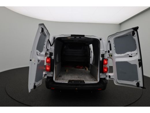 Peugeot e-Expert Premium Long 75 kWh L3H1 | VERWACHT!! | Snelladen | Airco | Carplay | 3 Zits | Navigatie | Trekhaak ActivLease financial lease