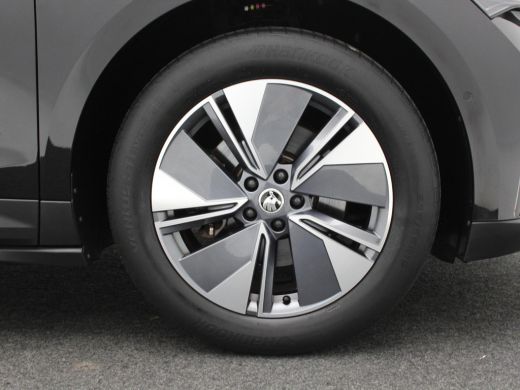 Skoda Enyaq iV 60 170 Pk Automaat | Trekhaak | Camera | Climatronic | CarPlay | Cruise Control | 19 Inch | 35.22... ActivLease financial lease