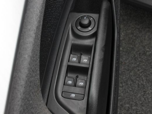 Skoda Enyaq iV 60 170 Pk Automaat | Trekhaak | Camera | Climatronic | CarPlay | Cruise Control | 19 Inch | 35.22... ActivLease financial lease