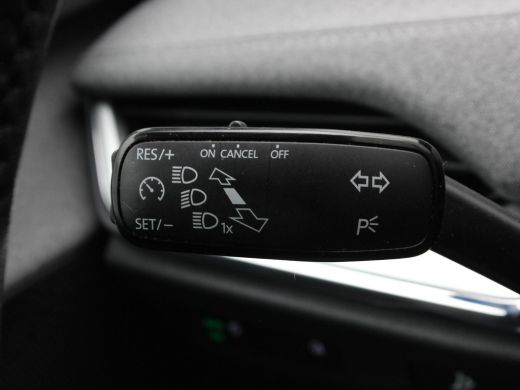 Skoda Enyaq iV 60 170 Pk Automaat | Trekhaak | Camera | Climatronic | CarPlay | Cruise Control | 19 Inch | 35.22... ActivLease financial lease