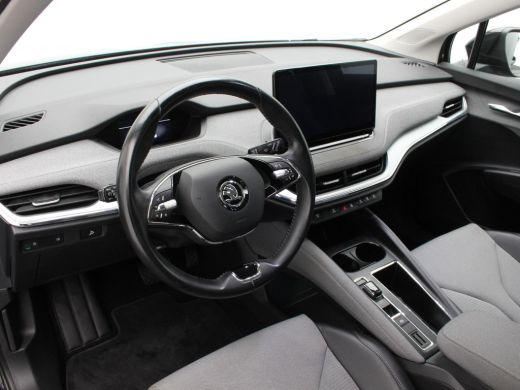 Skoda Enyaq iV 60 170 Pk Automaat | Trekhaak | Camera | Climatronic | CarPlay | Cruise Control | 19 Inch | 35.22... ActivLease financial lease