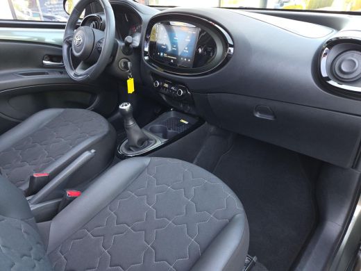 Toyota Aygo 1.0 VVT-i MT Envy Cabrio | Apple CarPlay | NL Auto | Rijklaar incl. garantie | ActivLease financial lease