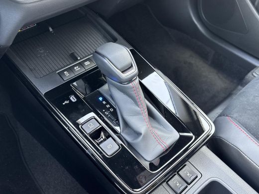 Toyota Corolla Cross Hybrid 180 GR Sport **METALSTREAM GREY/ GR SPORT PLUS PACK/ DIRECT LEVERBAAR** ActivLease financial lease