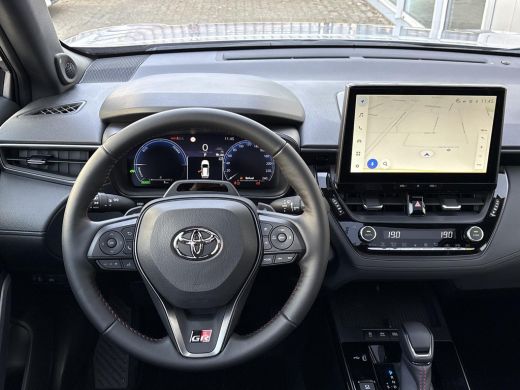 Toyota Corolla Cross Hybrid 180 GR Sport **METALSTREAM GREY/ GR SPORT PLUS PACK/ DIRECT LEVERBAAR** ActivLease financial lease
