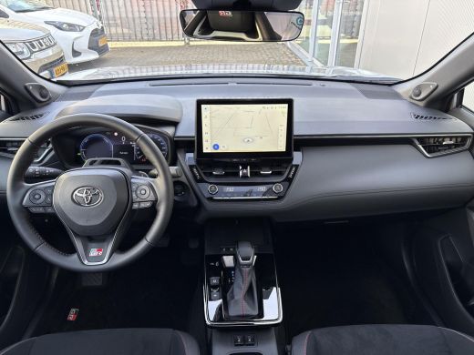 Toyota Corolla Cross Hybrid 180 GR Sport **METALSTREAM GREY/ GR SPORT PLUS PACK/ DIRECT LEVERBAAR** ActivLease financial lease