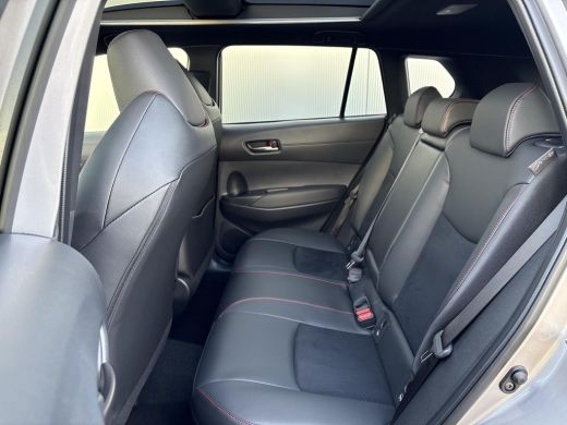 Toyota Corolla Cross Hybrid 180 GR Sport **METALSTREAM GREY/ GR SPORT PLUS PACK/ DIRECT LEVERBAAR** ActivLease financial lease