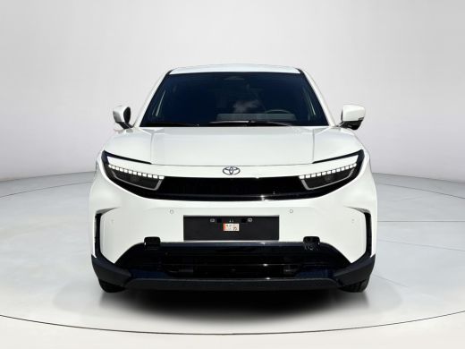 Toyota Urban Cruiser Dynamic 61 kWh **ARTIC WHITE/ ELEKTRISCH/ DIRECT LEVERBAAR** ActivLease financial lease